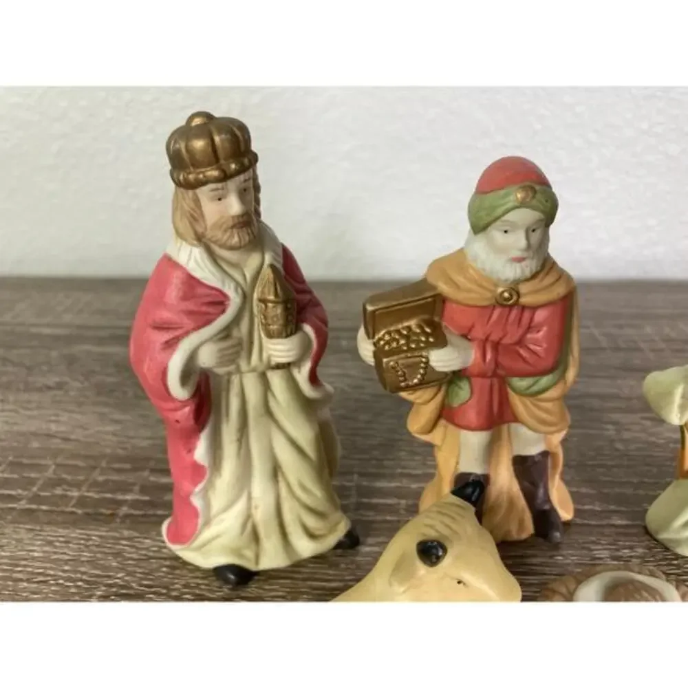 Mid Century Nativity Set Japan Ceramic 6‎ Piece Hand Painted Pastel Christmas